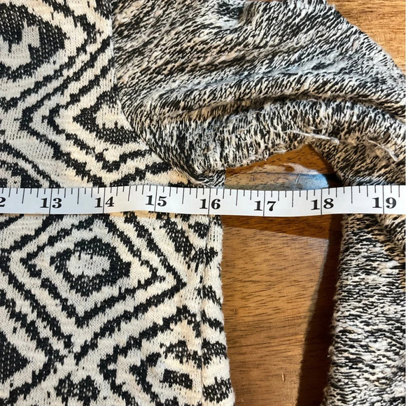 Anthropologie‎ cowl neck tunic gray and white Aztec print sweater 100% cotton XS - Picture 9 of 10